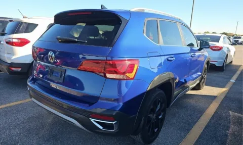 More photos of 2022 Volkswagen Taos 1.5T SE at RightDrive - El Paso, TX