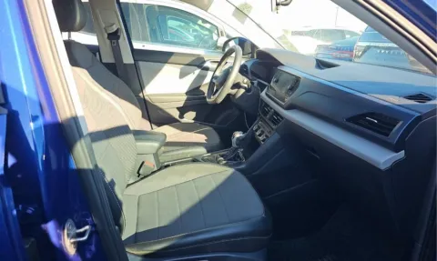 More photos of 2022 Volkswagen Taos 1.5T SE at RightDrive - El Paso, TX