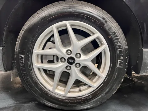 More photos of 2023 Ford Edge SEL at Parkline Motors, UT