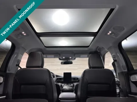 More photos of 2023 Ford Explorer Limited at Parkline Motors, UT