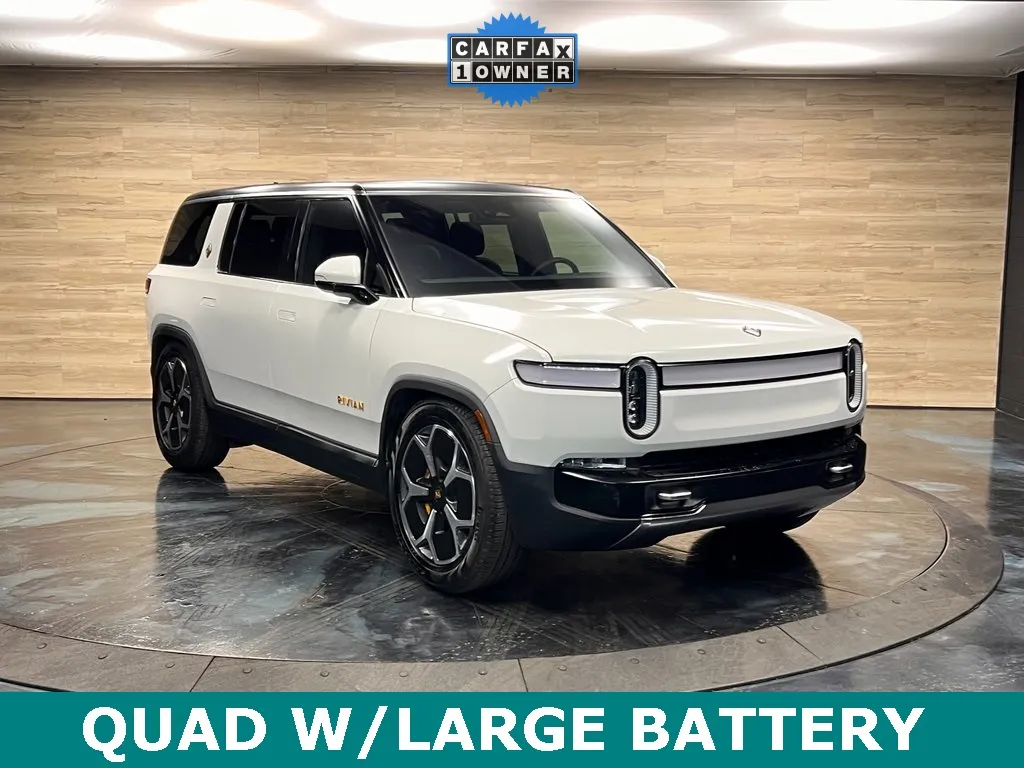 2023 Rivian R1S Adventure's photo