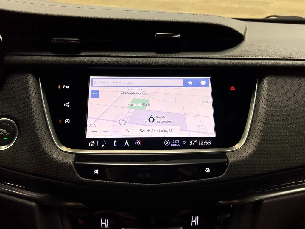 Cadillac XT5 photo 18