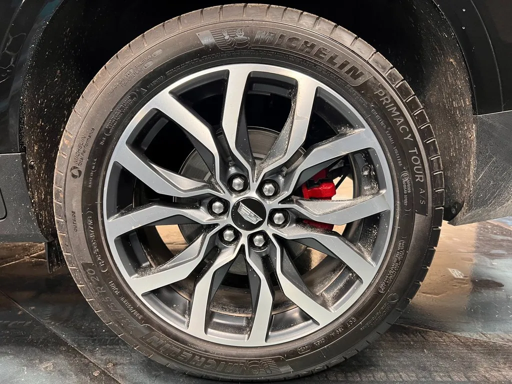 Cadillac XT5 photo 24