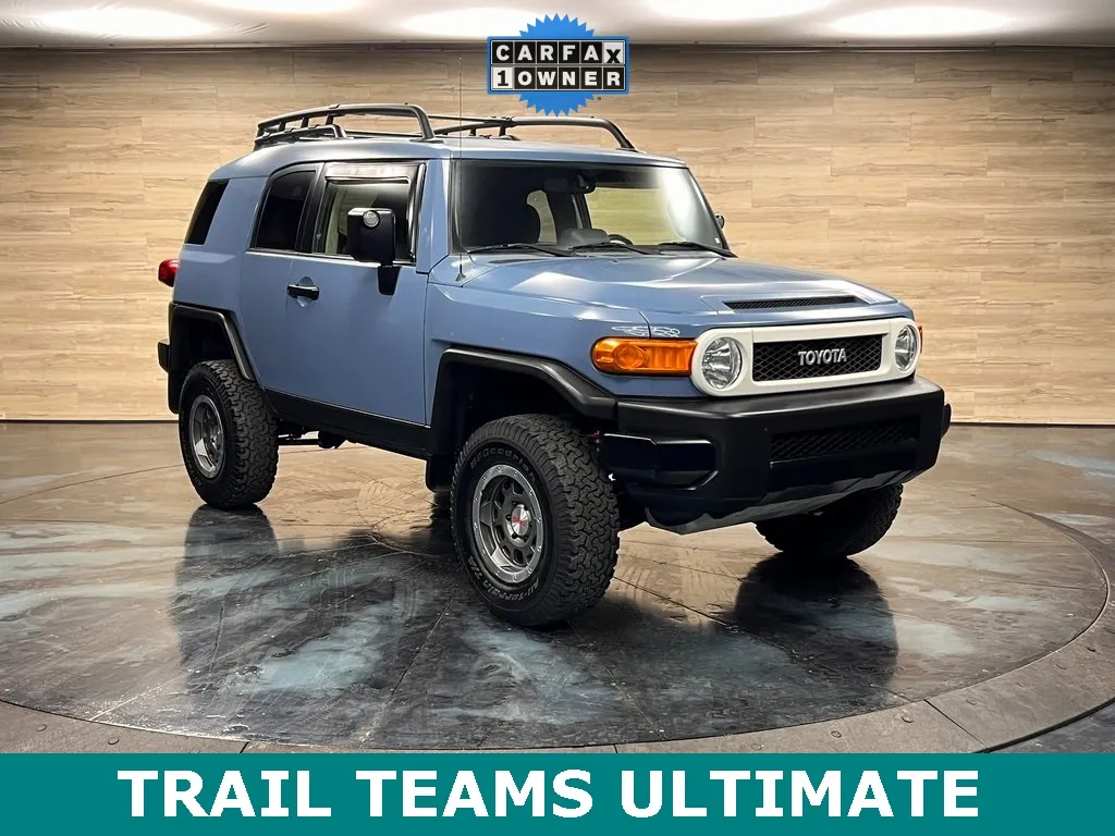 2014 Toyota FJ Cruiser Base's photo