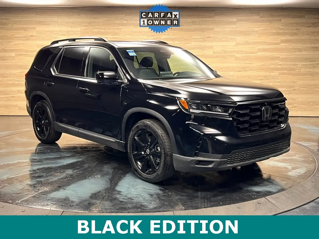 2025 Honda Pilot Black Edition's photo