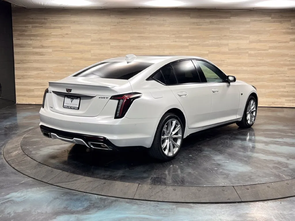 Cadillac CT5 photo 29