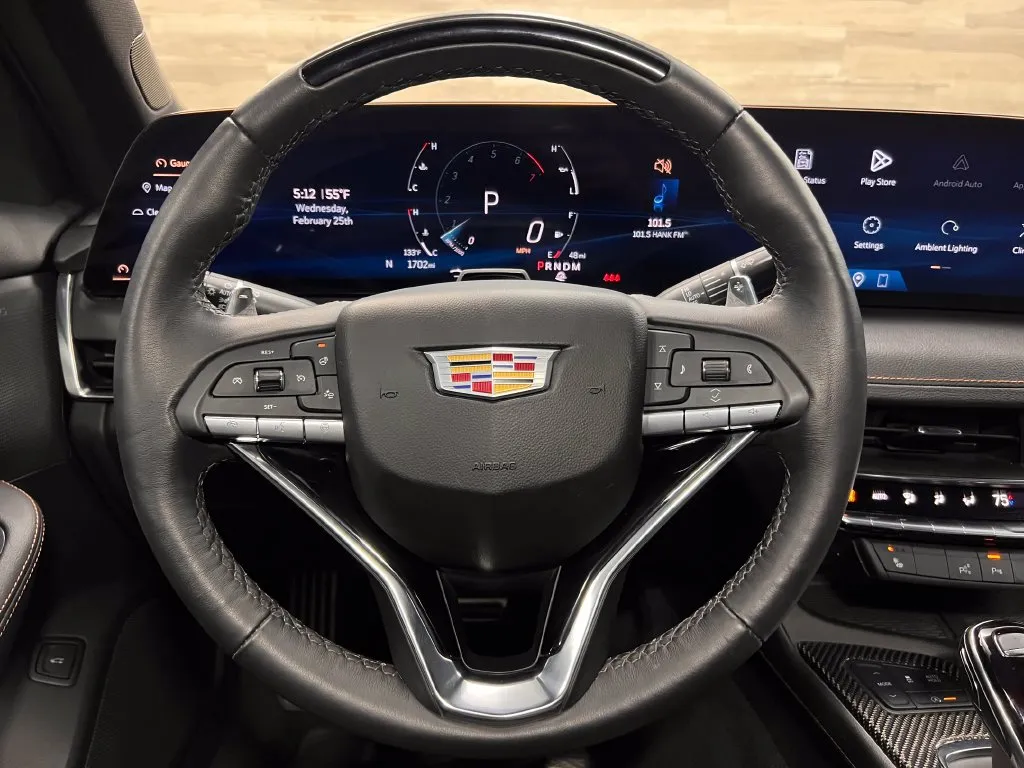 Cadillac CT5 photo 9