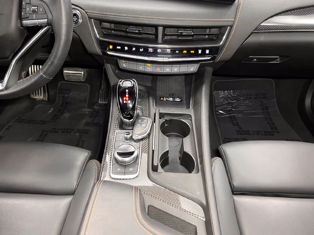 Cadillac CT5 photo 14