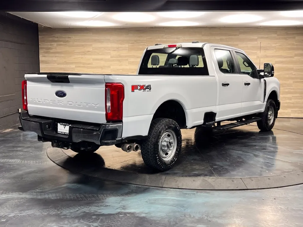Ford F-250SD photo 24