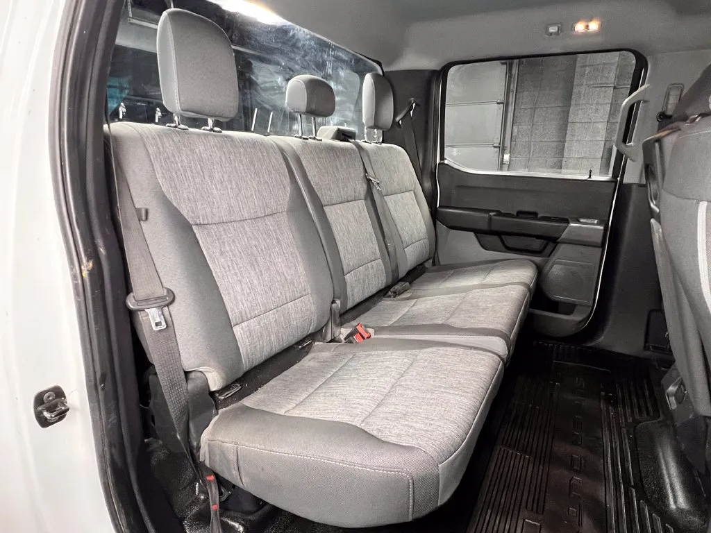 Ford F-250SD photo 18
