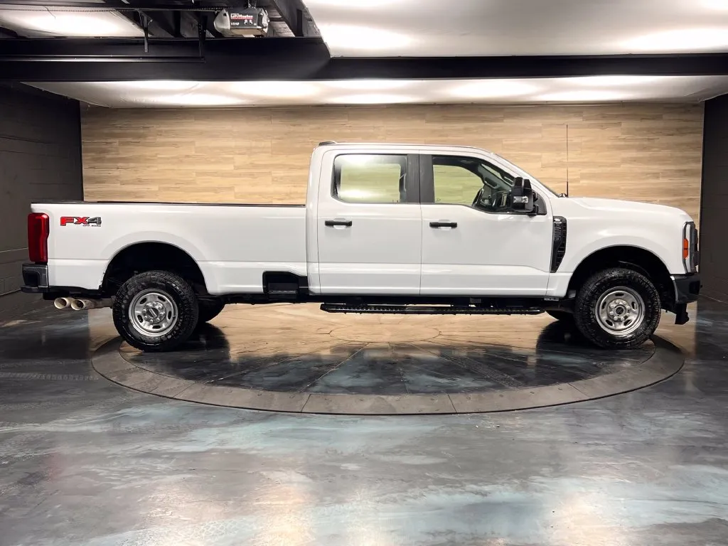 Ford F-250SD photo 26
