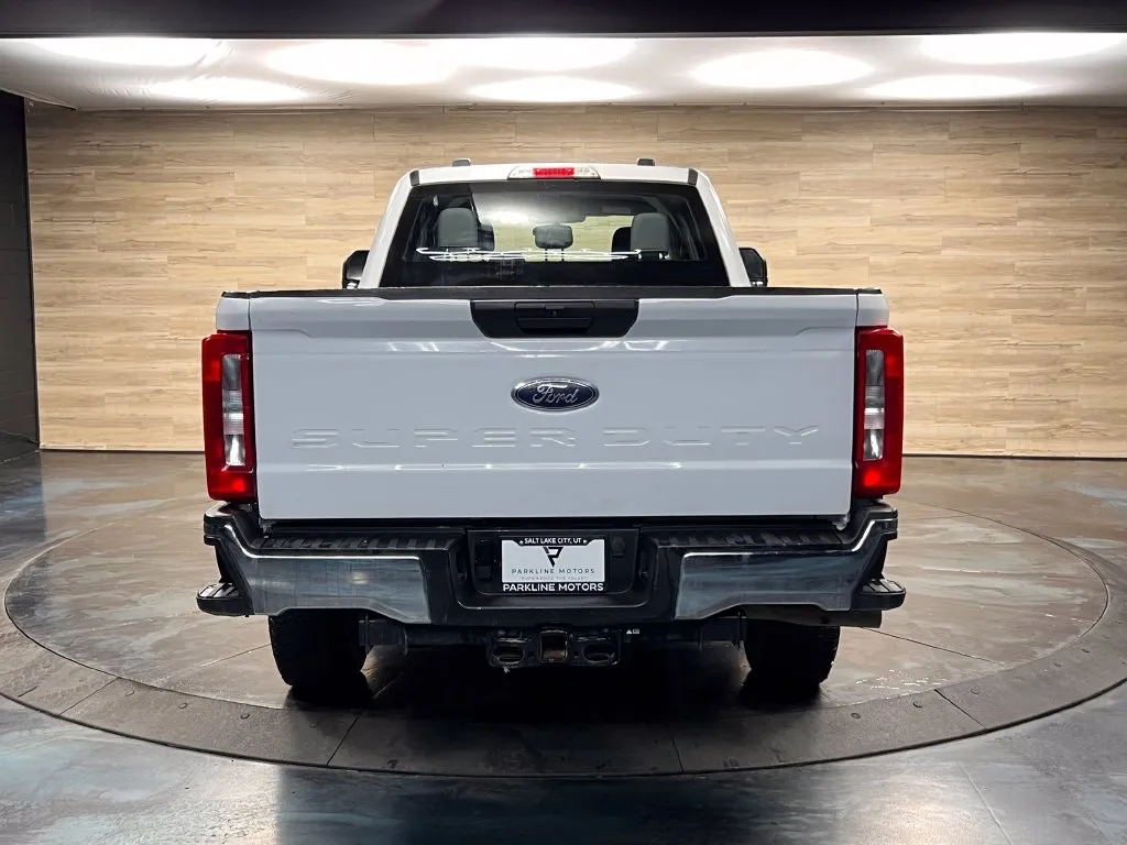 Ford F-250SD photo 21