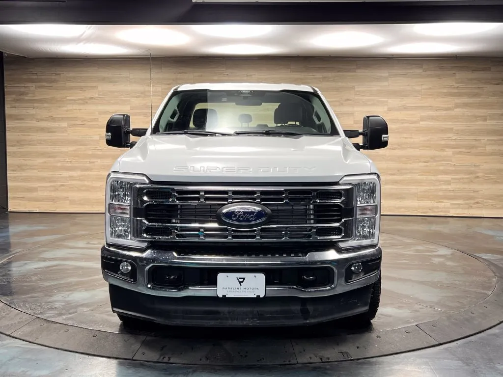 Ford F-250SD photo 16
