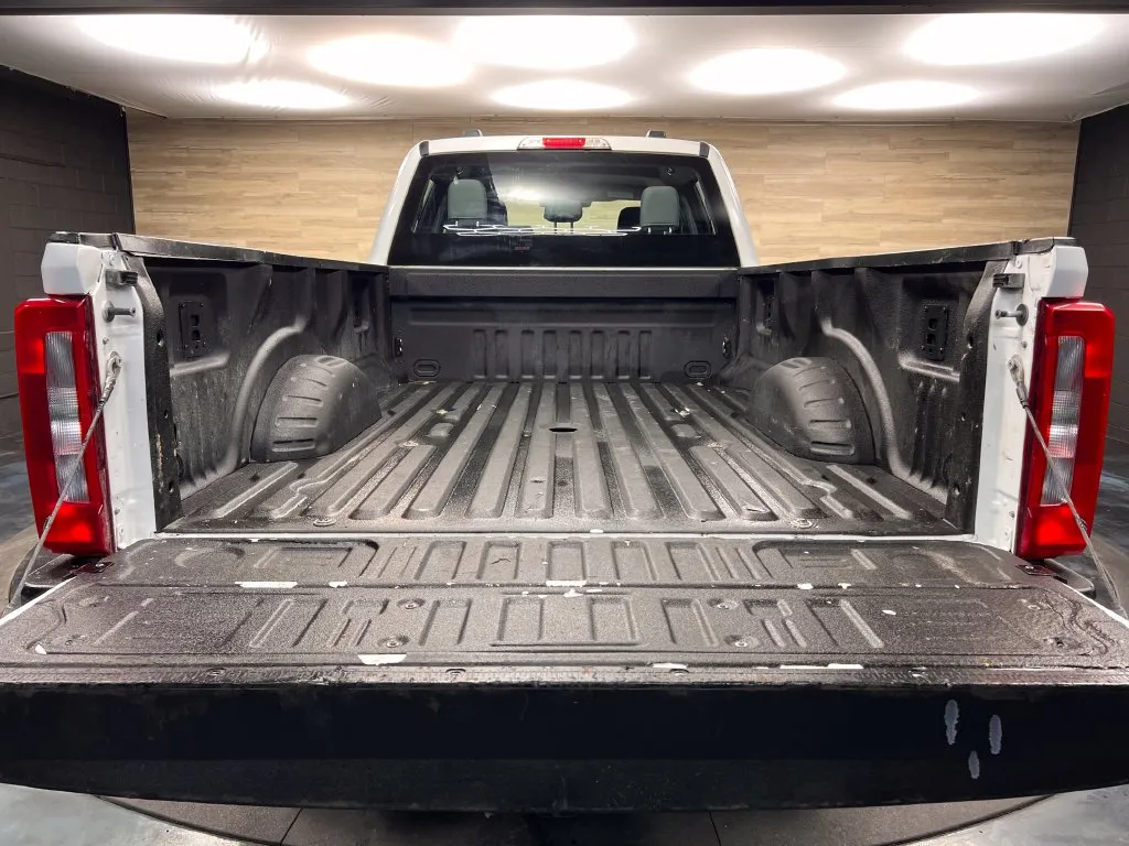 Ford F-250SD photo 22
