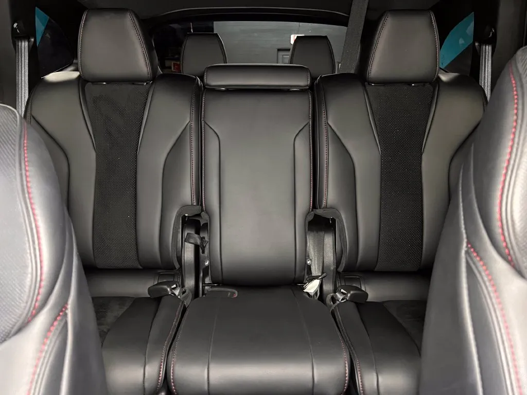 Acura MDX photo 24
