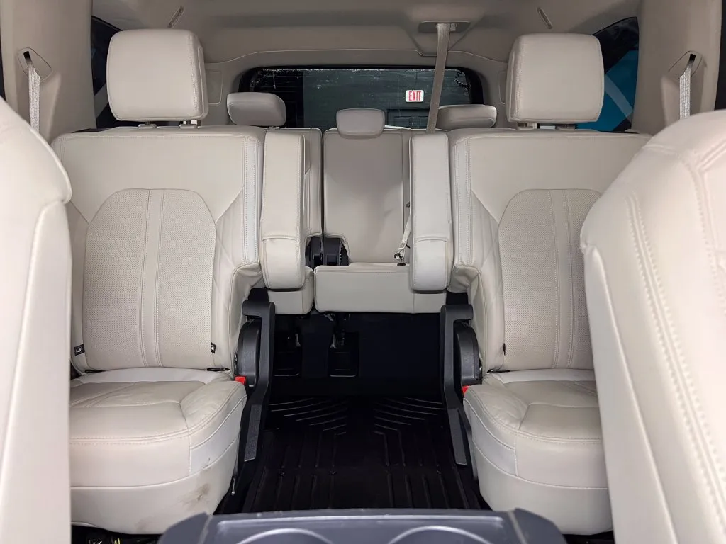 Ford Expedition MAX photo 31