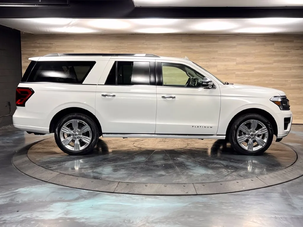 Ford Expedition MAX photo 32
