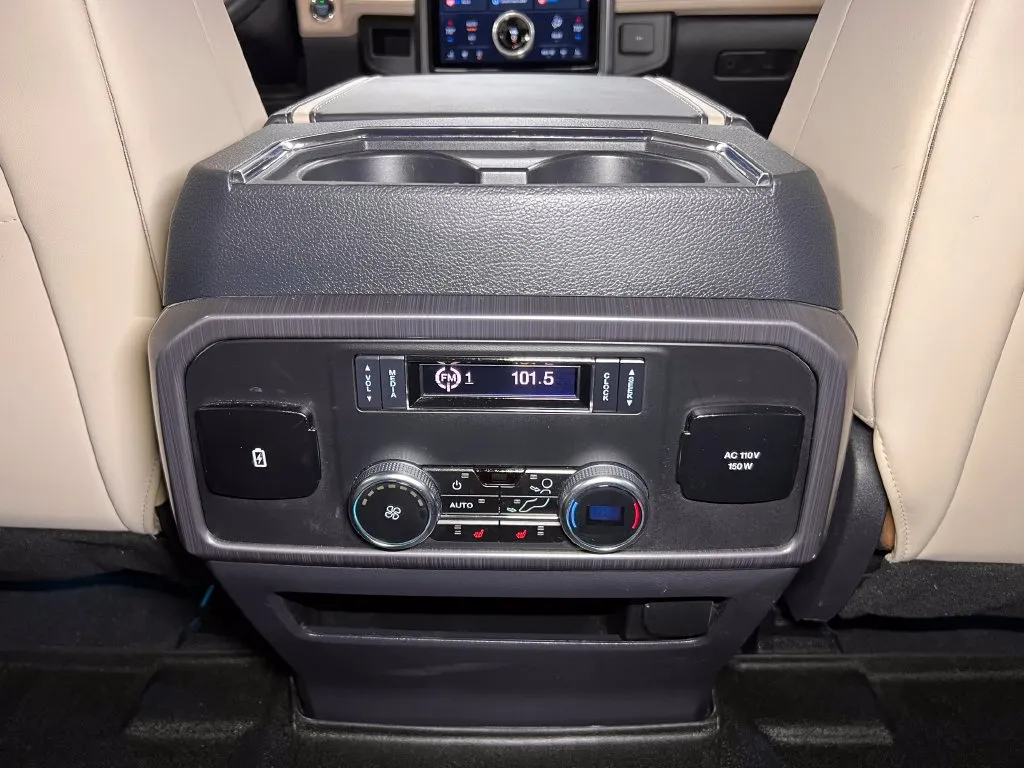 Ford Expedition MAX photo 24