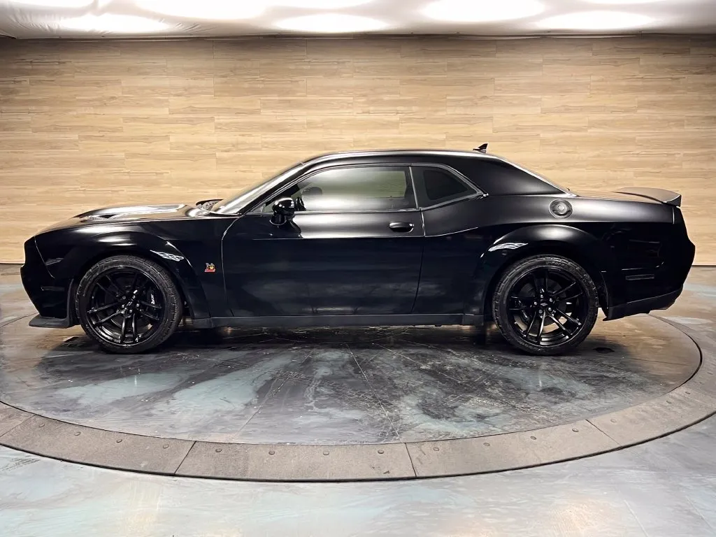 Dodge Challenger photo 22
