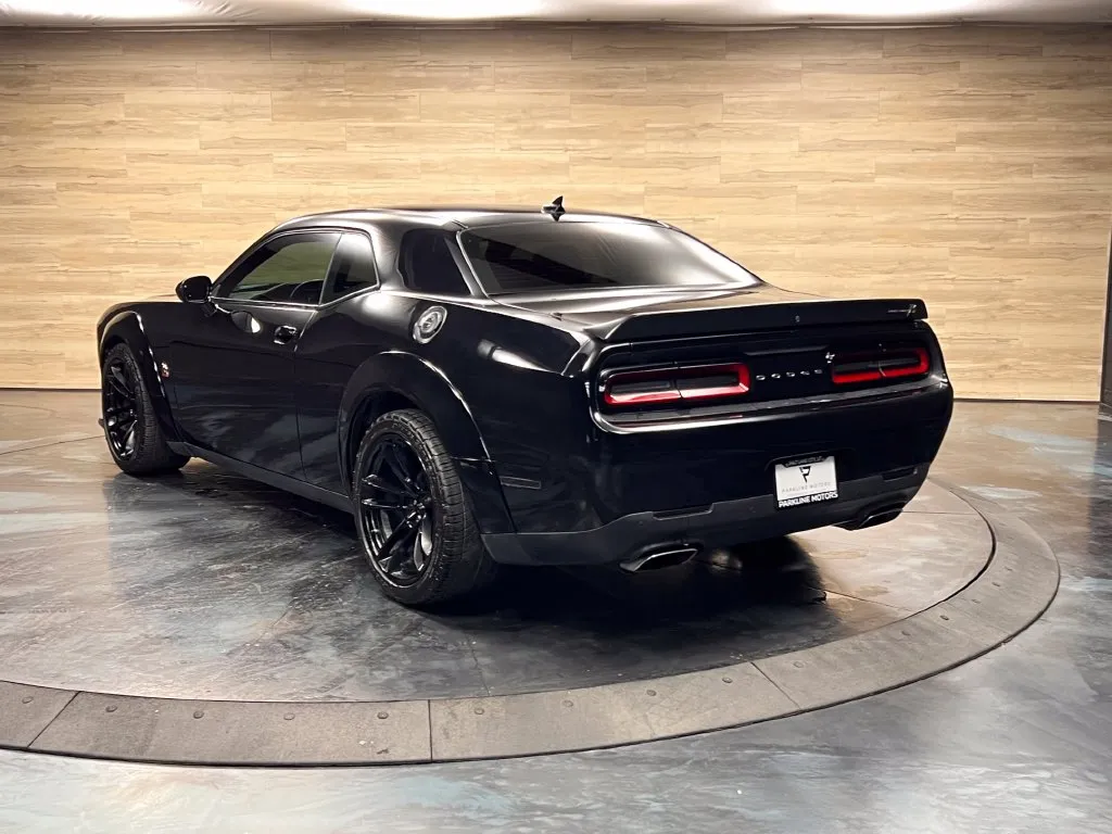 Dodge Challenger photo 25