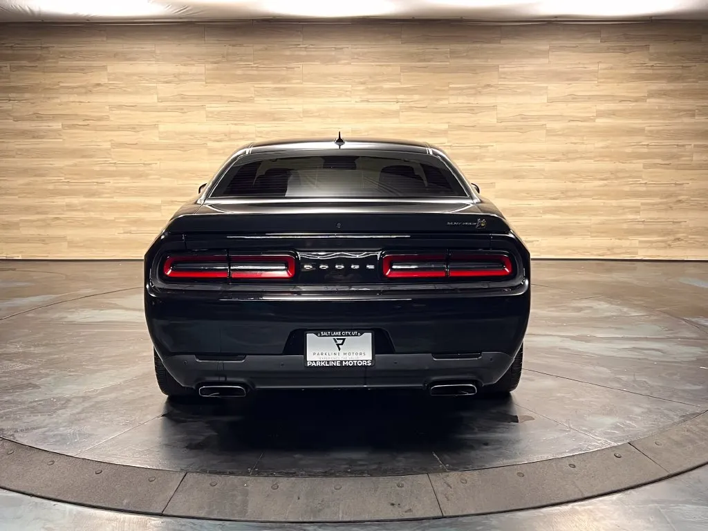 Dodge Challenger photo 26