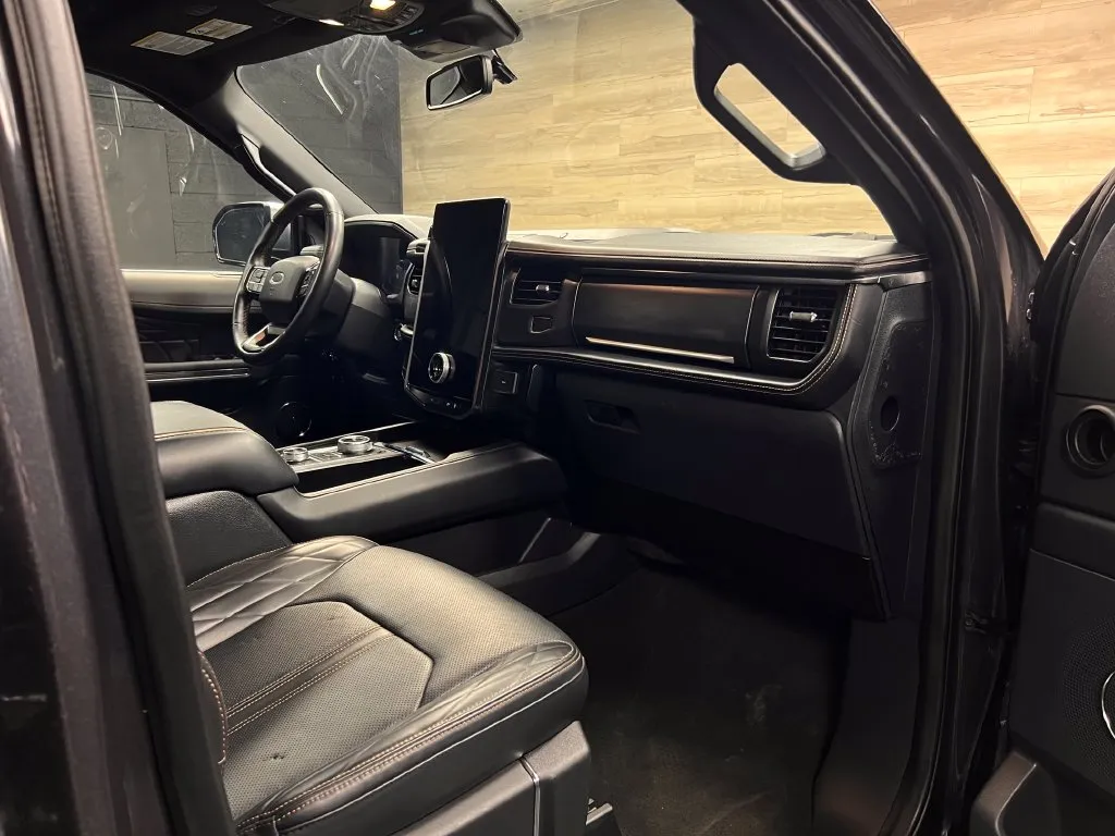 Ford Expedition MAX photo 7