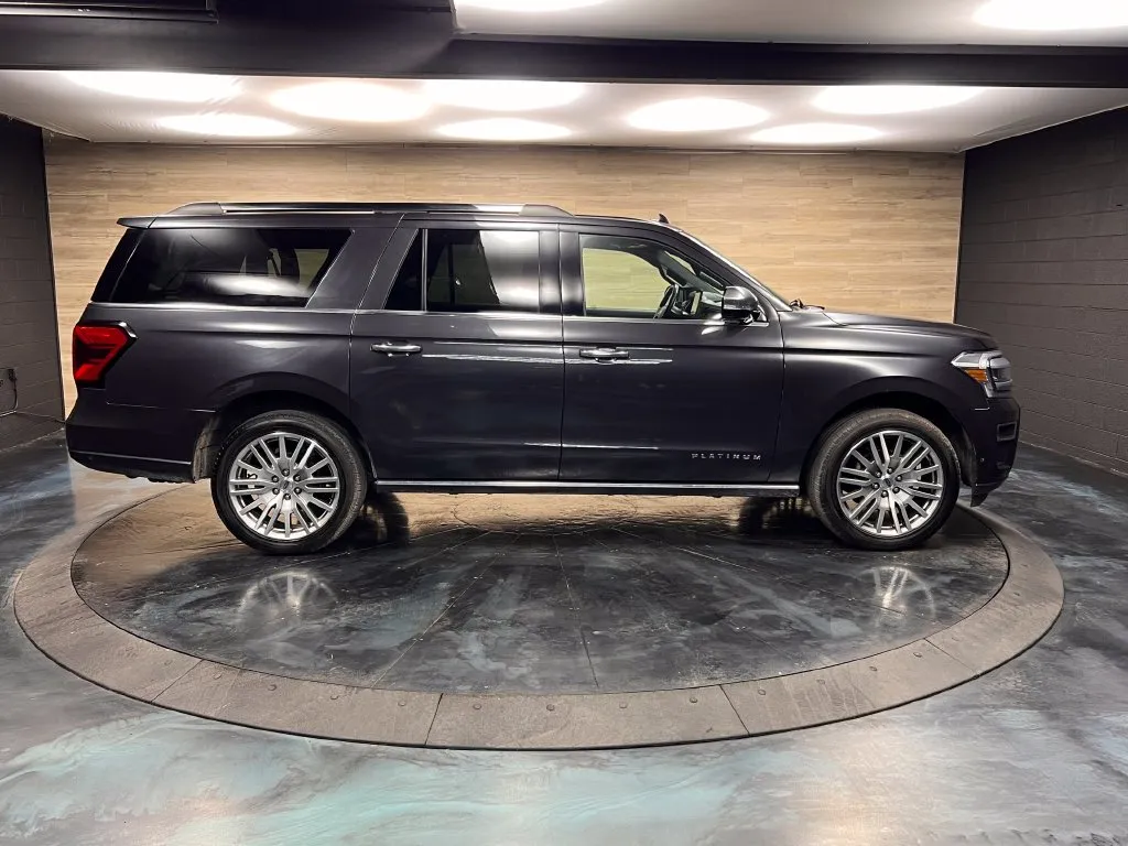 Ford Expedition MAX photo 15