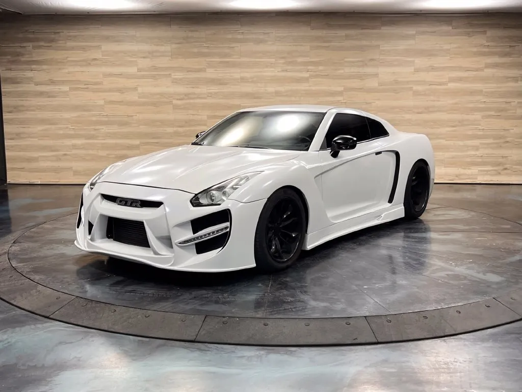 Nissan GT-R photo 6
