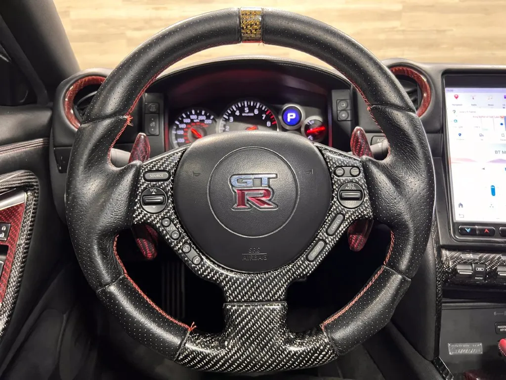 Nissan GT-R photo 15