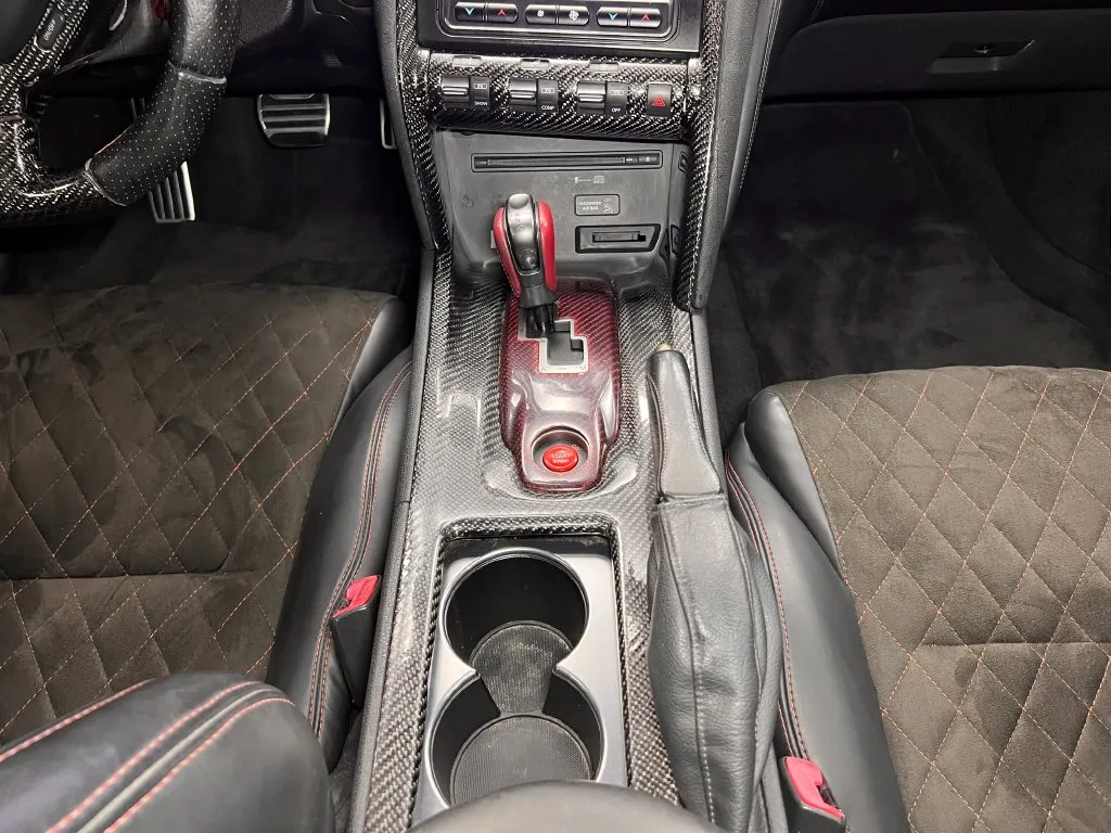 Nissan GT-R photo 16