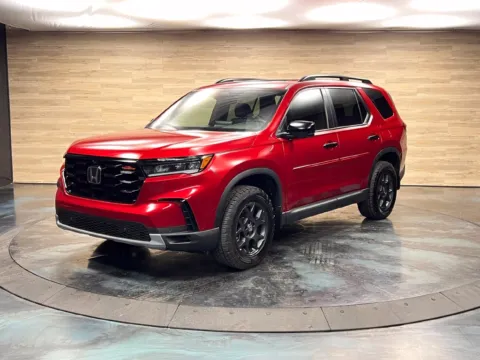 More photos of 2025 Honda Pilot TrailSport at Parkline Motors, UT