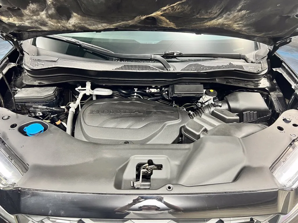 Honda Passport photo 23
