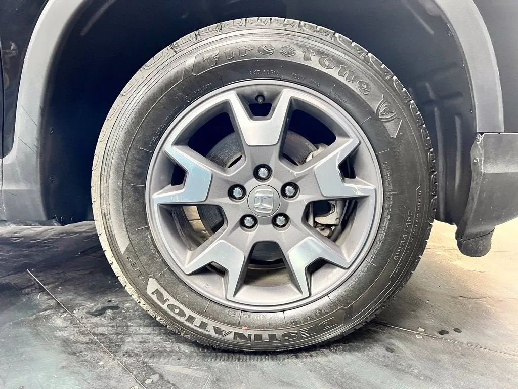 Honda Passport photo 25
