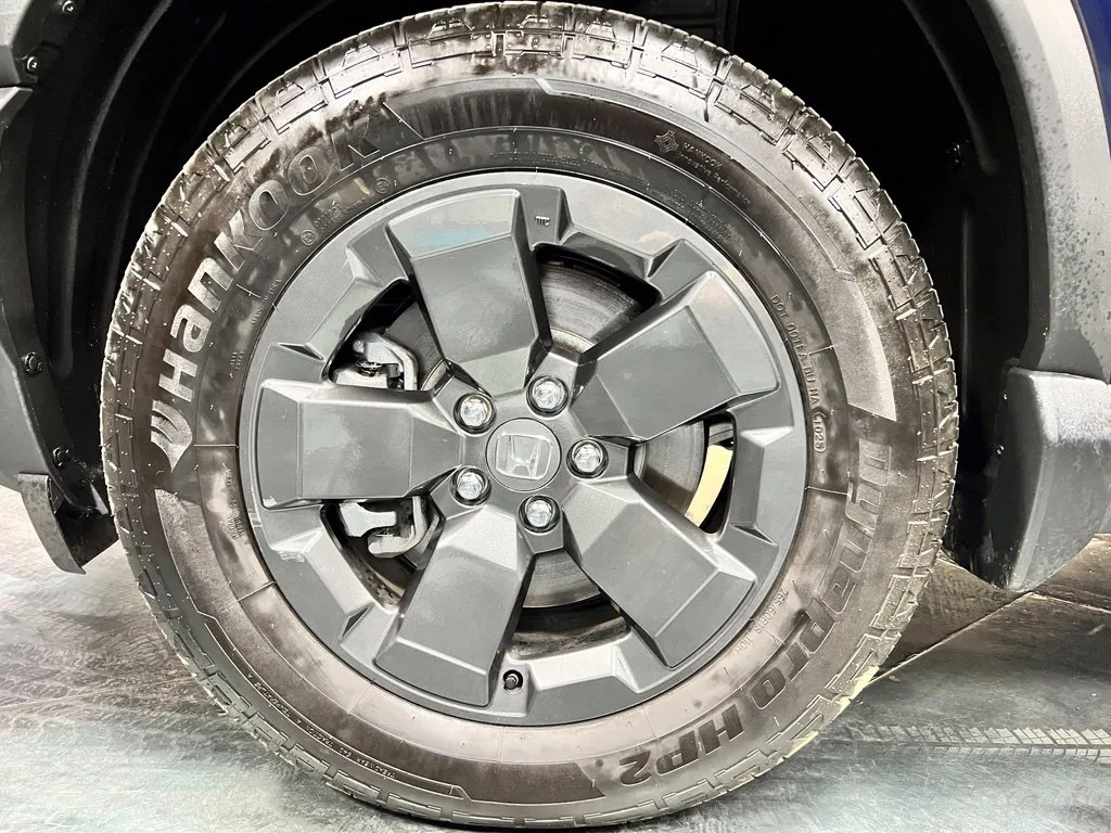 Honda Passport photo 25