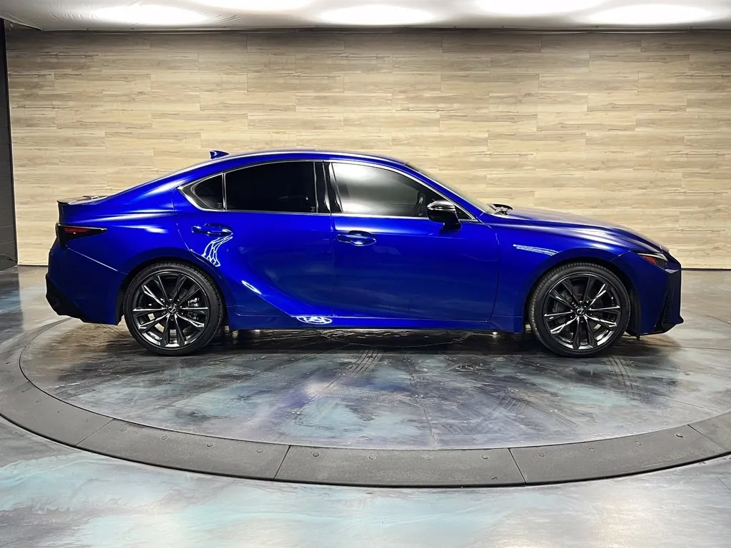 Lexus IS photo 19