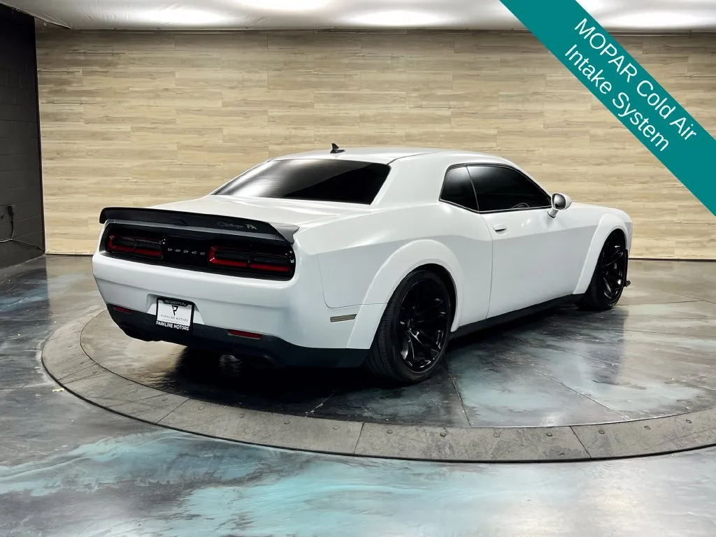 Dodge Challenger photo 15