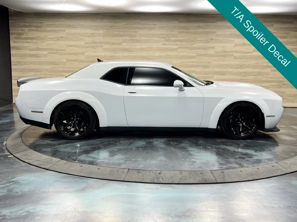 Dodge Challenger photo 23