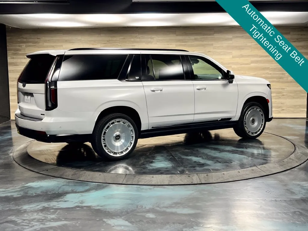 Cadillac Escalade ESV photo 16