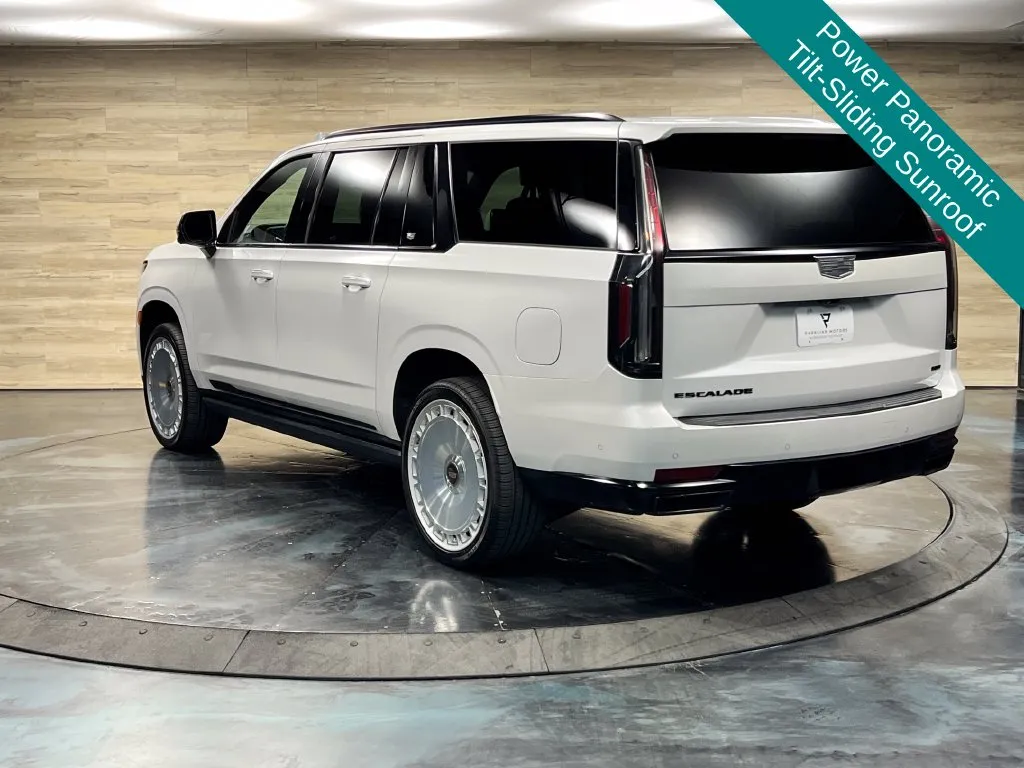 Cadillac Escalade ESV photo 13