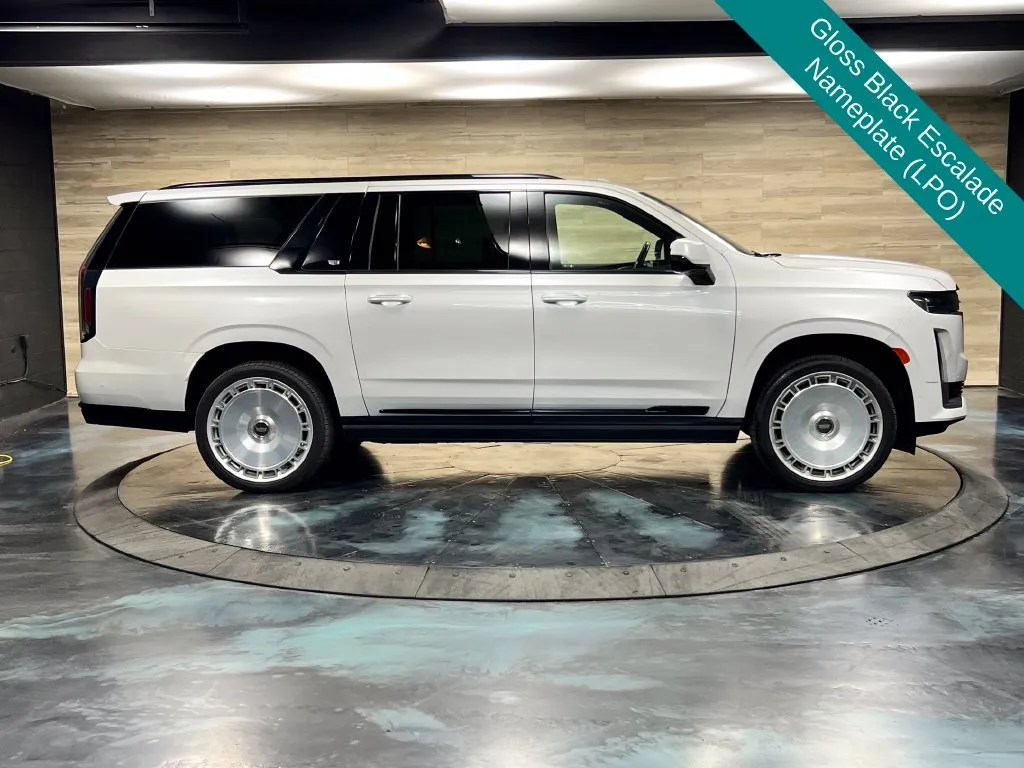 Cadillac Escalade ESV photo 25
