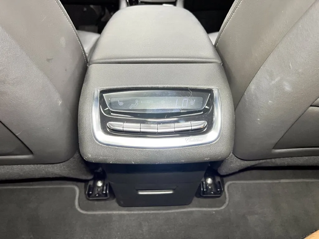 Cadillac XT6 photo 20