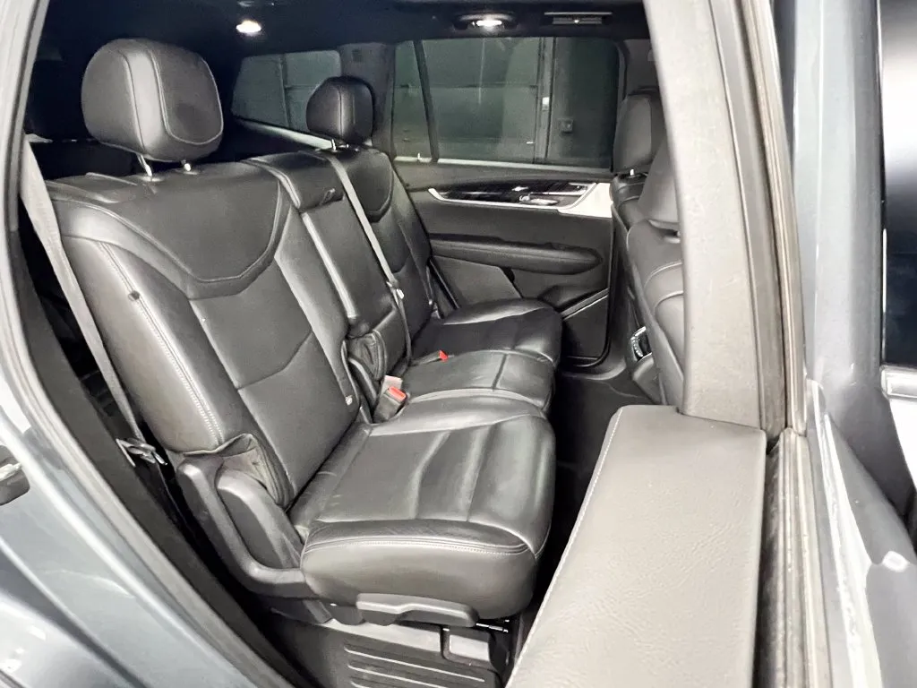 Cadillac XT6 photo 17