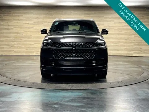 Lincoln Navigator L photo 8