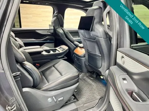 Lincoln Navigator L photo 14