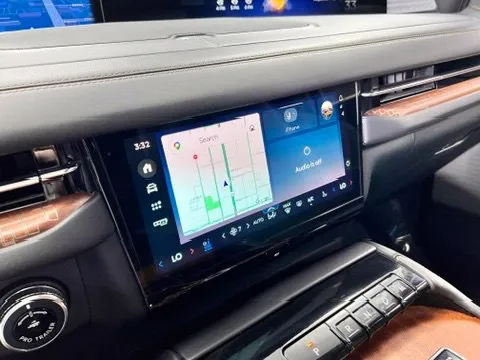 Lincoln Navigator L photo 23