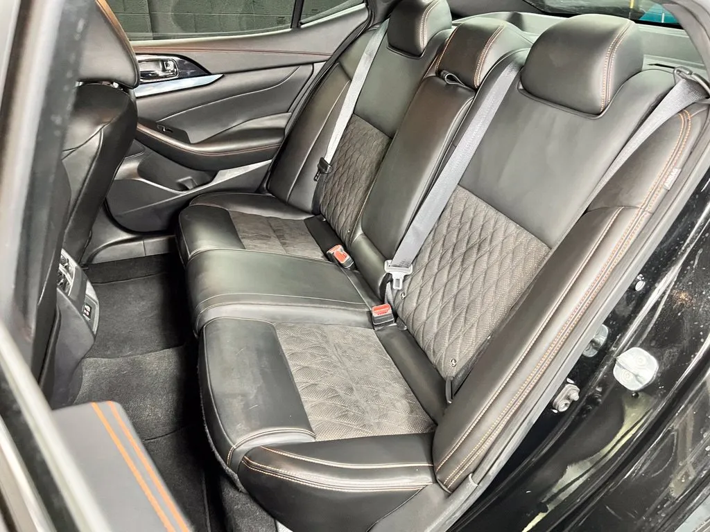Nissan Maxima photo 16