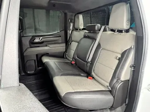 Chevrolet Silverado photo 17
