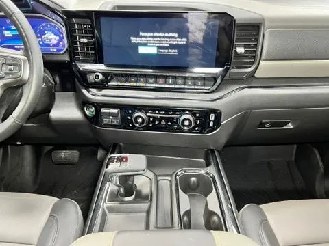 Chevrolet Silverado photo 14