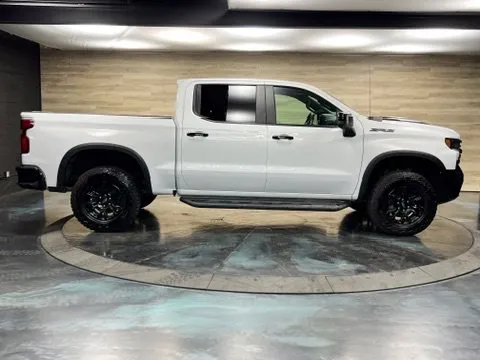 Chevrolet Silverado photo 24
