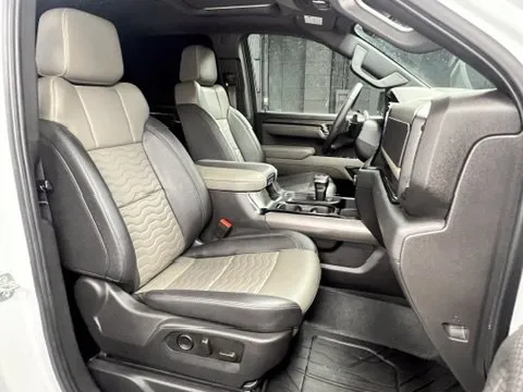 Chevrolet Silverado photo 7